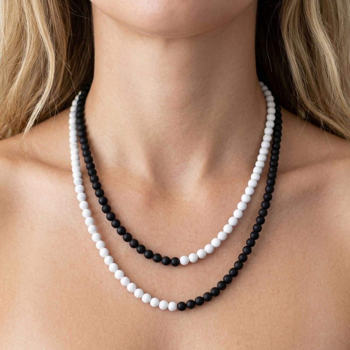CRN001_CRUELA LAYERED NECKLACE_MODEL