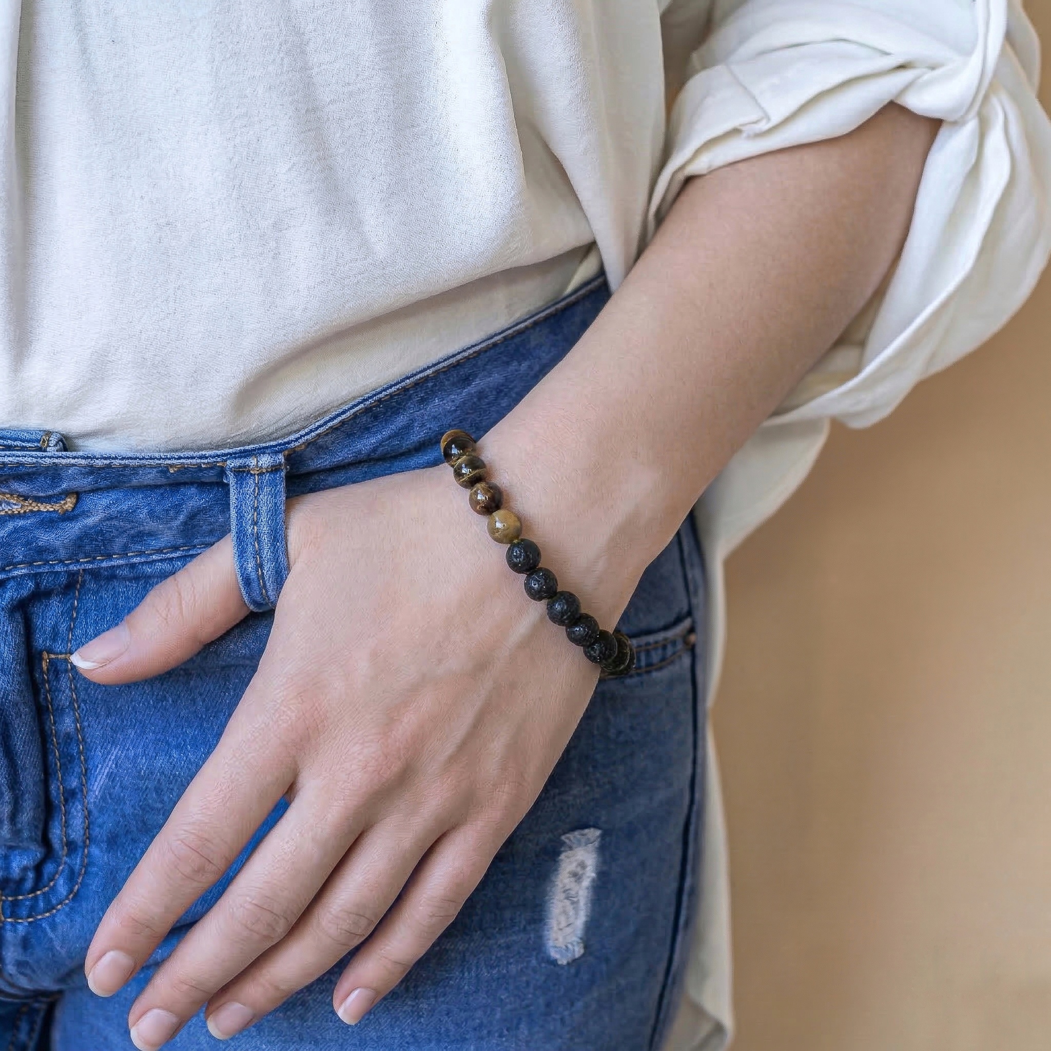 Model Aegis Bracelet (2)