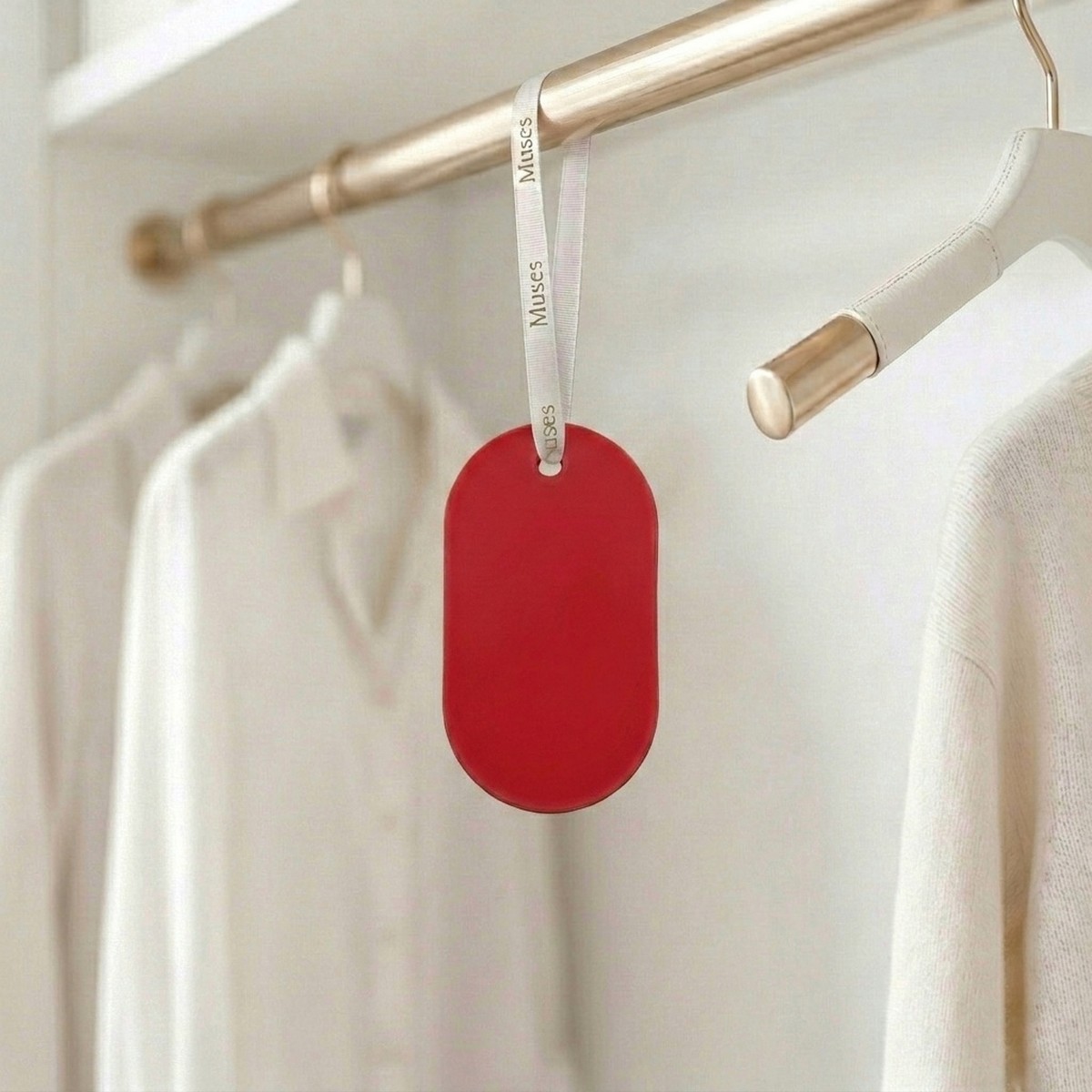 OVX001re_OVAL HANGER_ROOM
