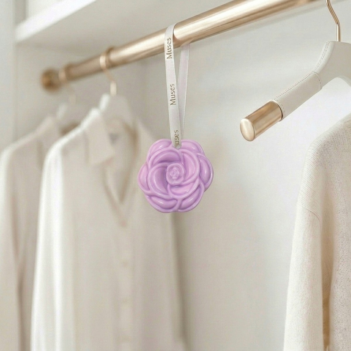 ROX001la_ROSE HANGER_ROOM