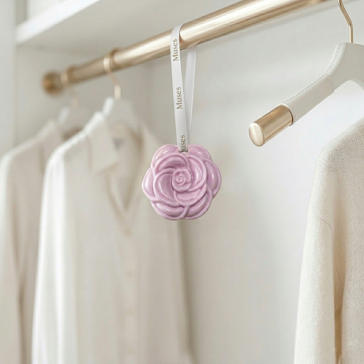 ROX001pi_ROSE HANGER_ROOM